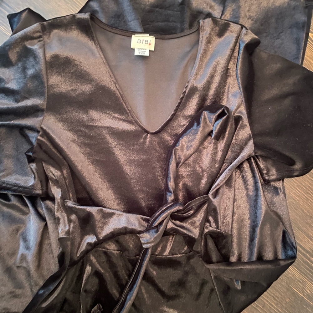 BIBI black velvet midi length/v neck dress